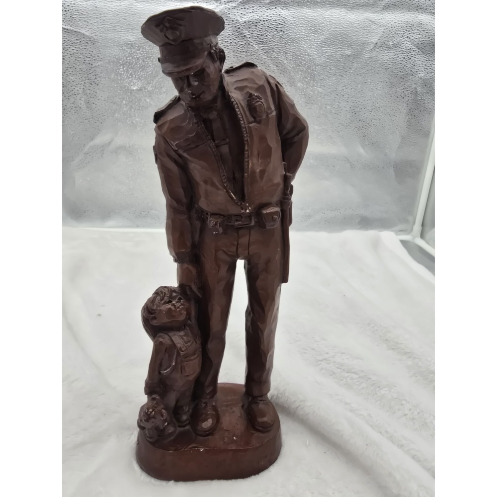 VTG POLICEMAN AND CHILD FIGURE 1997 #669